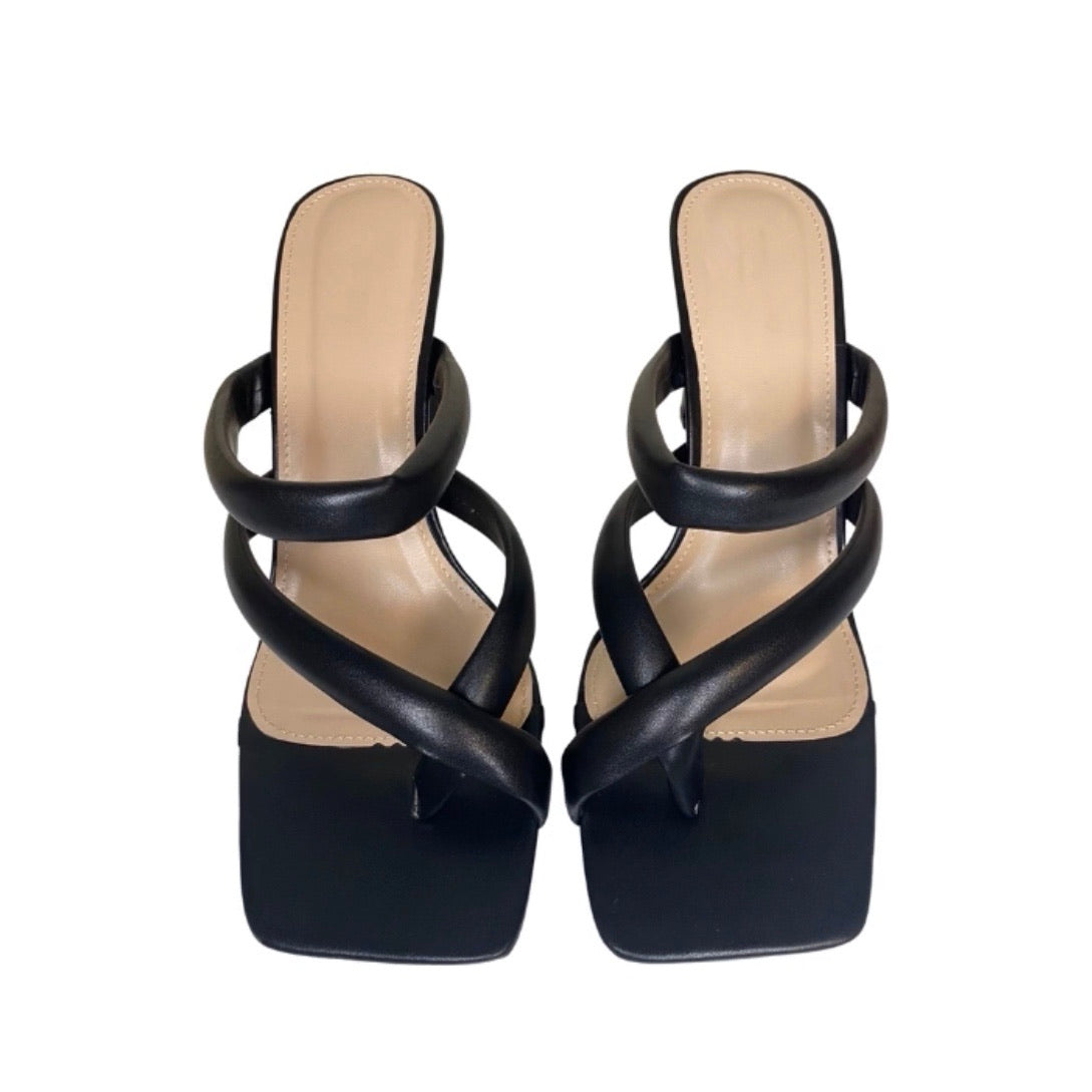 "Tamera" Toe Loop Heels -Black