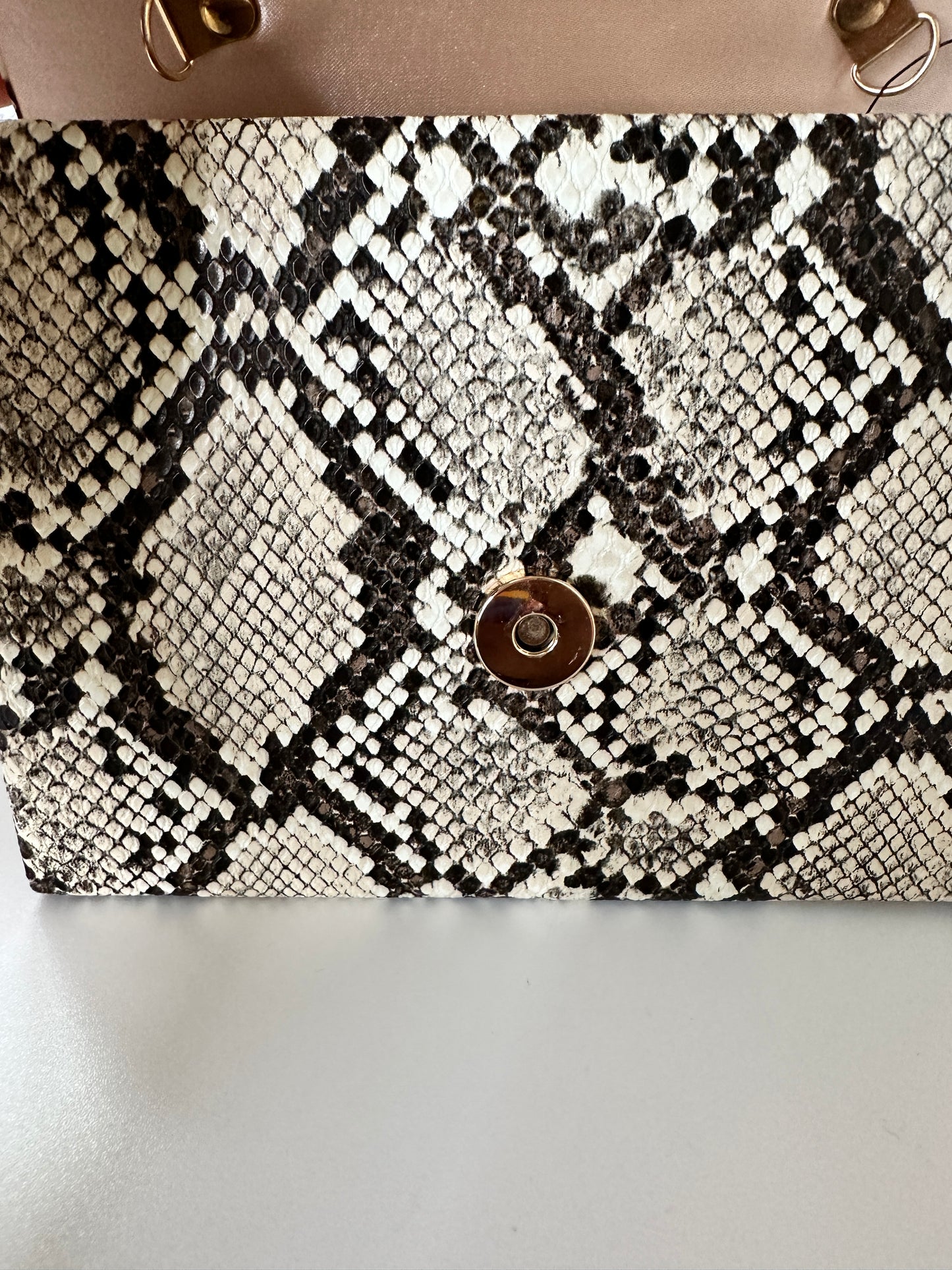 "Nicki" Crinkle Handle Bag