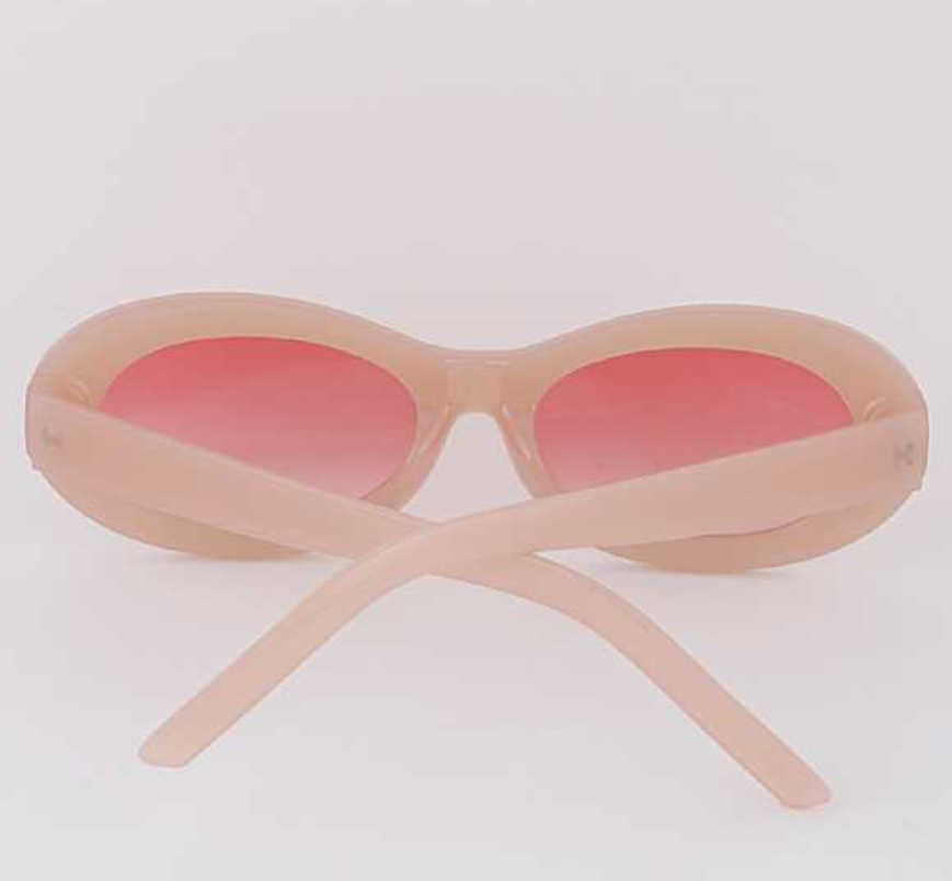trendy oval shaped fashion glasses